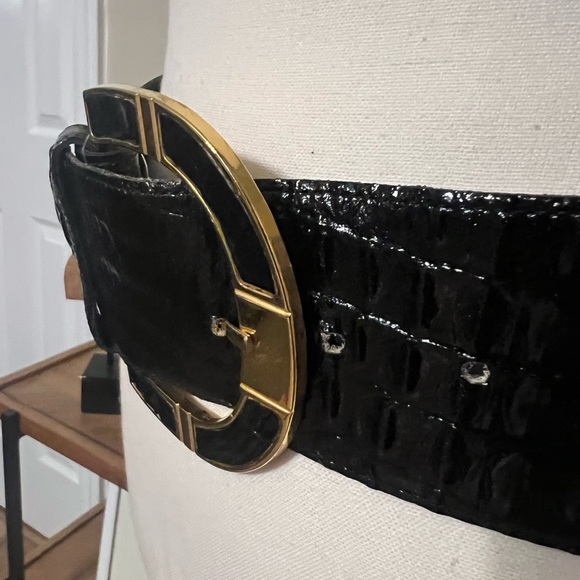 Vintage Avignon Black Croc Embossed Statement Belt Gold Tone Inlay Buckle SM - Picture 7 of 12